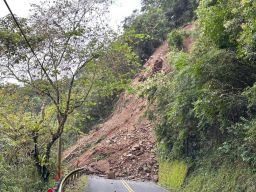太平山道路坍方 遊樂區暫時休園. 蹦蹦車新車啟程活動亦延期【影音新聞】