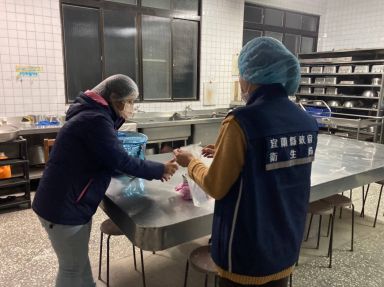 近50名國中小學生疑食物中毒 衛生局已急令廠商停止供餐