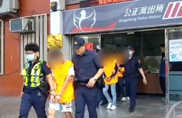 老翁陷高獲利美夢屢勸不聽 羅東警逮多名詐騙成員大快人心【影音新聞】