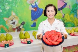 黃秋香奪下特等獎 112年宜蘭紅文旦柚品質評鑑獎揭曉