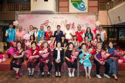 「112年度母儀典範模範母親」14位母親受獎【影音直播】