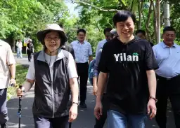 小英總統同遊仁山步道～縣長參選人林國漳化身導覽員力推「森林城鄉」願景