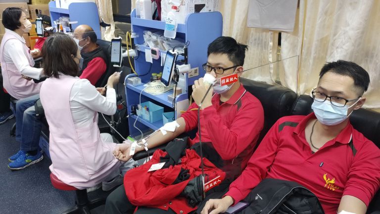 捐血1袋、救人1命 打火兄弟捐熱血【影音新聞】