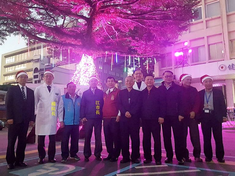 陽大醫院守護居民健康．星光月夜樹下共享老歌