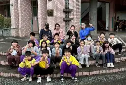 吳記花生捲冰淇淋九年送愛～小小冰淇淋．冰甜入口暖在心