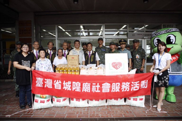 忠義傳愛 情義相挺，國軍將物資轉贈給在地弱勢