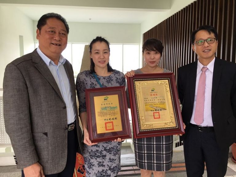 林裕峰連續7年捐贈紅包給120戶中低收入戶獲頒榮譽鄉民獎