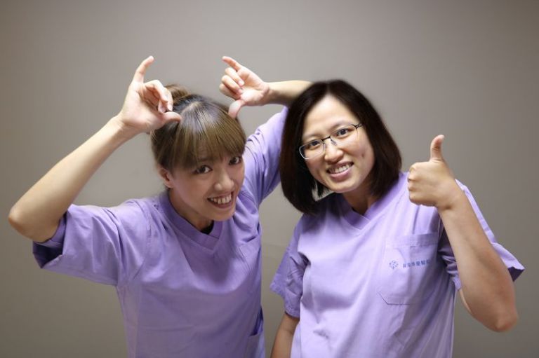 羅東博愛護理師設計床邊站立式便斗 榮獲護理創新競賽冠軍