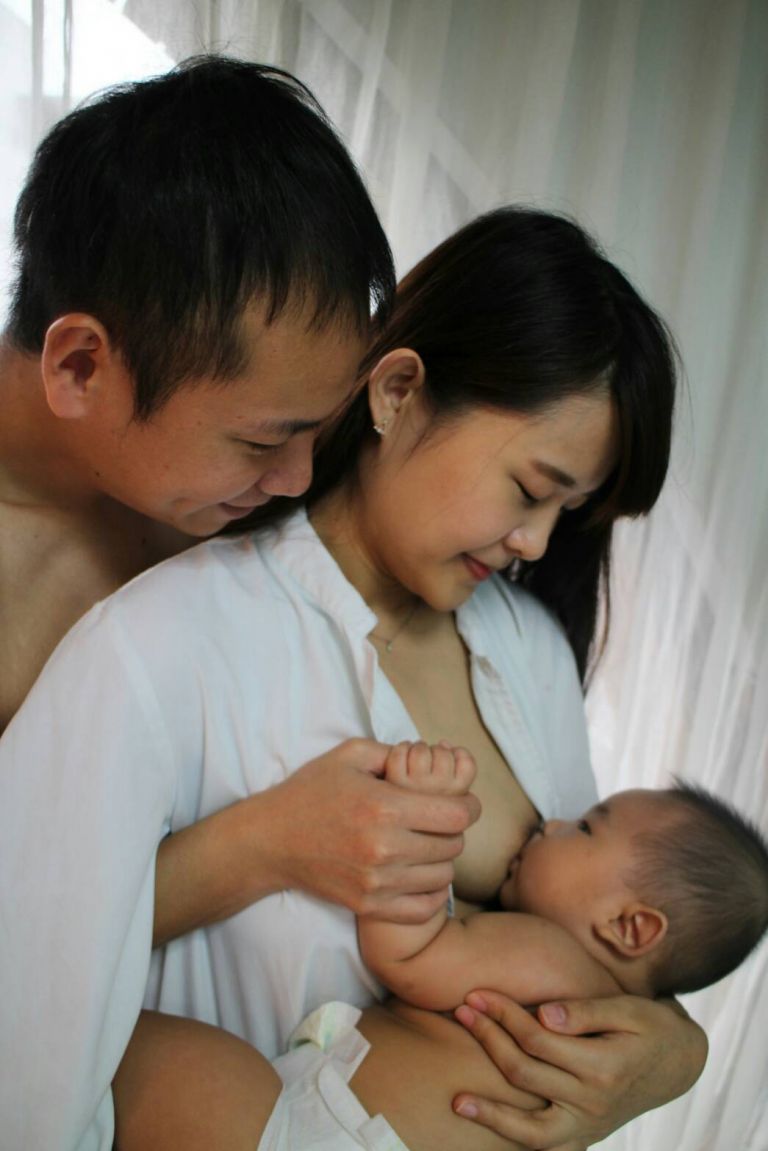 母愛真偉大 游孟真哺餵母乳照榮獲攝影獎