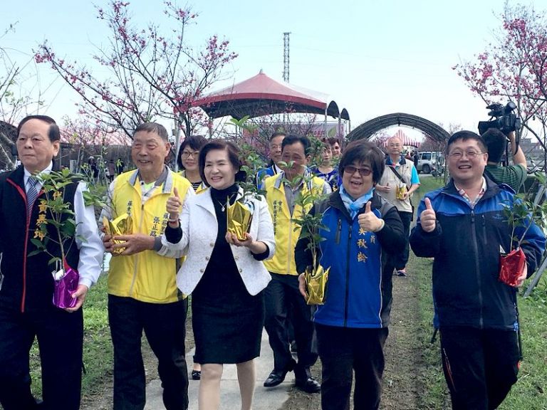 羅東鎮植樹健走活動櫻花步道浪漫舉行