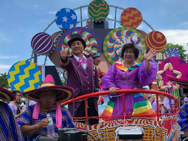 藝穗節炫藝夏踩街 動態光影白熊今晚暖身登場 【影音新聞】